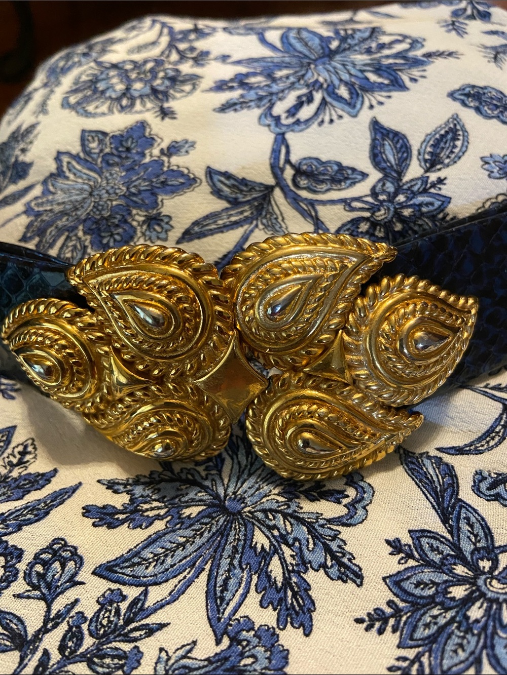 Blue Women's Waist Belt with Decorative Gold Buckle -Vintage - Picture 2 of 4